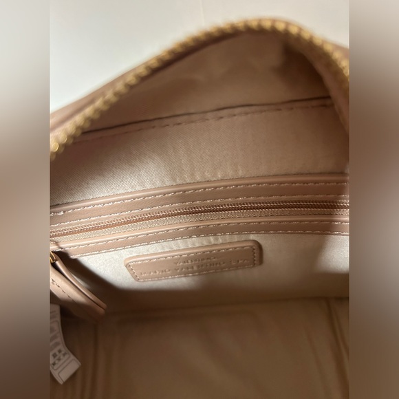 Valentino by Mario Valentino Camera Crossbody Bag NWOT - Picture 6 of 9